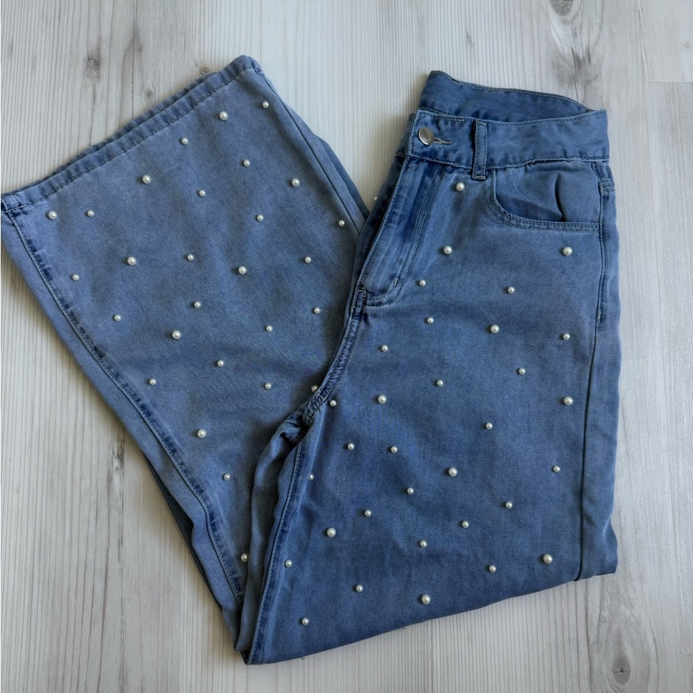 Small TikTok shop jeans with pearl accents